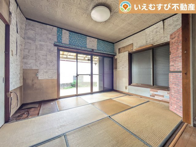 熊谷市柿沼　中古戸建の居間・リビング