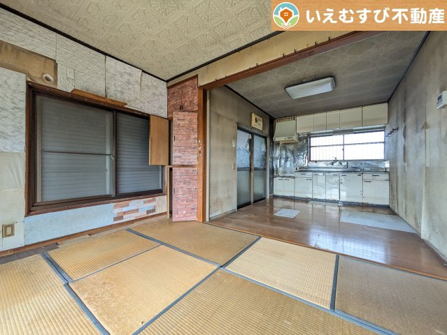 熊谷市柿沼　中古戸建の居間・リビング