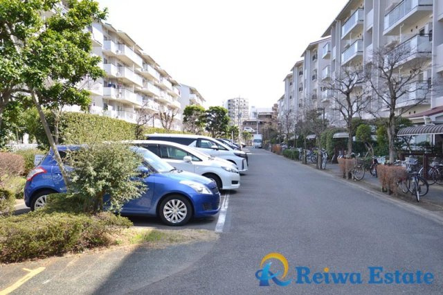 サニータウン茅ヶ崎　9号棟の駐車場