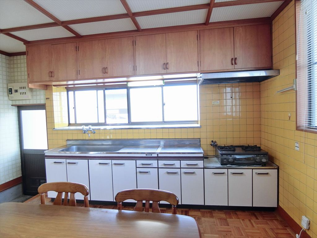 南アルプス市上市之瀬戸建て８DKのキッチン