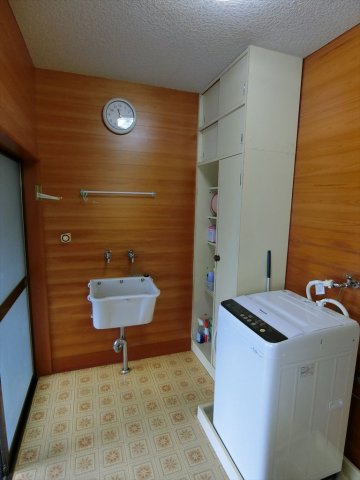 南アルプス市上市之瀬戸建て８DKの洗面所