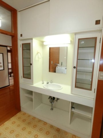 南アルプス市上市之瀬戸建て８DKの独立洗面台