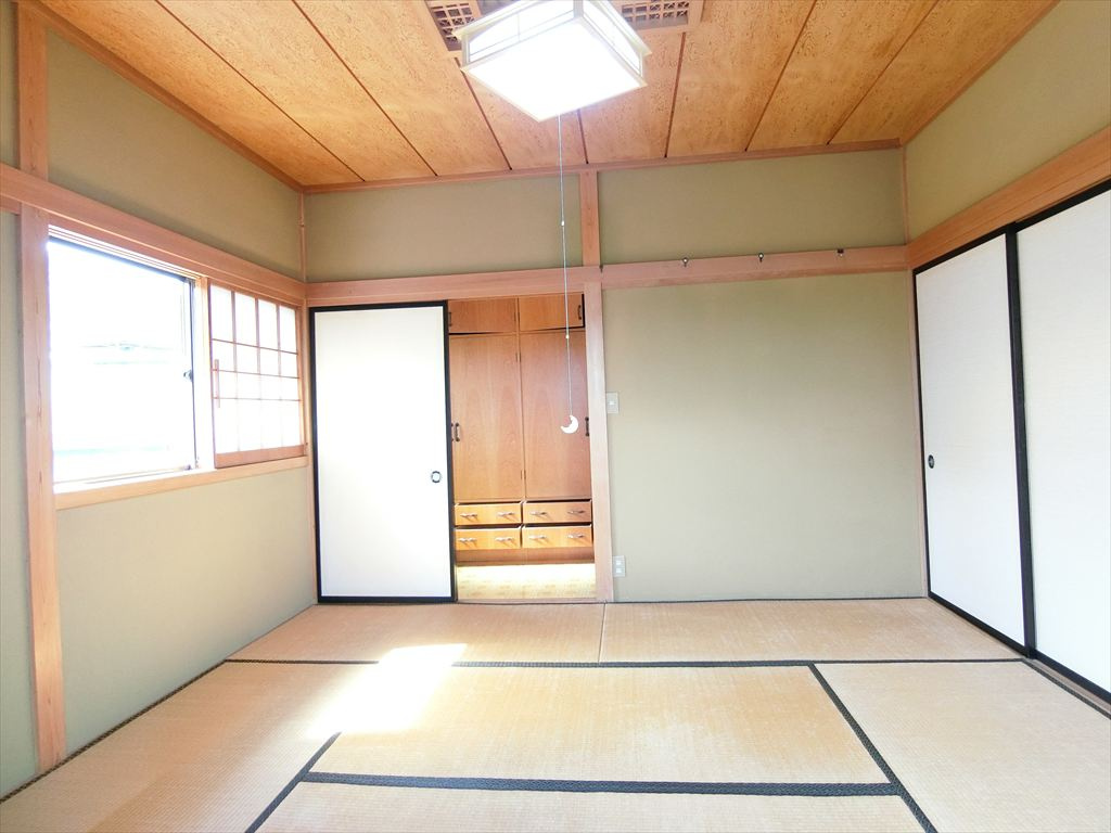 南アルプス市上市之瀬戸建て８DKの寝室