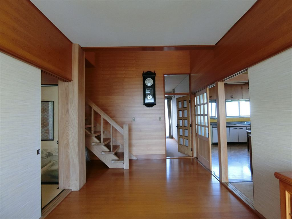 南アルプス市上市之瀬戸建て８DKの内装