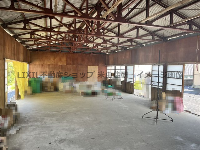 南アルプス市上市之瀬戸建て８DKの収納|北側物置