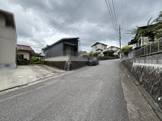 売土地　　　あさひが丘９丁目の前面道路含む現地写真