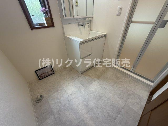 田原台３丁目　中古一戸建ての脱衣所|■物件内覧・資金計画相談・住宅ローン相談、リフォーム相談、お問合せ受付中■
※当日・翌日のご内覧、ご相談はお電話でのお問合せがスムーズです！