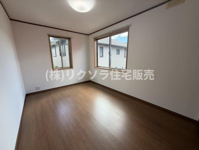 田原台３丁目　中古一戸建ての洋室|洋室6.0帖
■物件内覧・資金計画相談・住宅ローン相談、リフォーム相談、お問合せ受付中■
※当日・翌日のご内覧、ご相談はお電話でのお問合せがスムーズです！