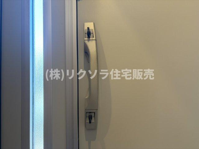 田原台３丁目　中古一戸建ての防犯設備|ツーシリンダー錠
■物件内覧・資金計画相談・住宅ローン相談、リフォーム相談、お問合せ受付中■
※当日・翌日のご内覧、ご相談はお電話でのお問合せがスムーズです！