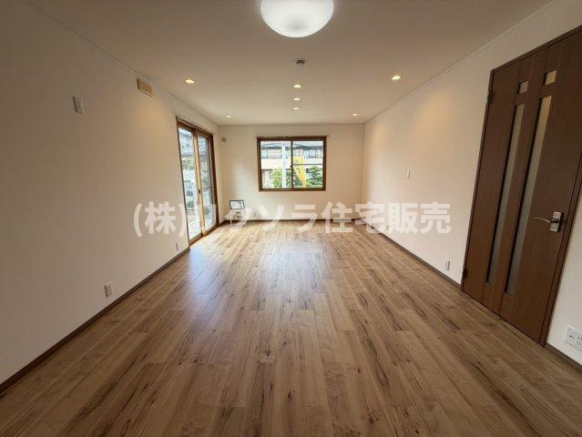 田原台３丁目　中古一戸建ての居間・リビング|LDK18.7帖
■物件内覧・資金計画相談・住宅ローン相談、リフォーム相談、お問合せ受付中■
※当日・翌日のご内覧、ご相談はお電話でのお問合せがスムーズです！