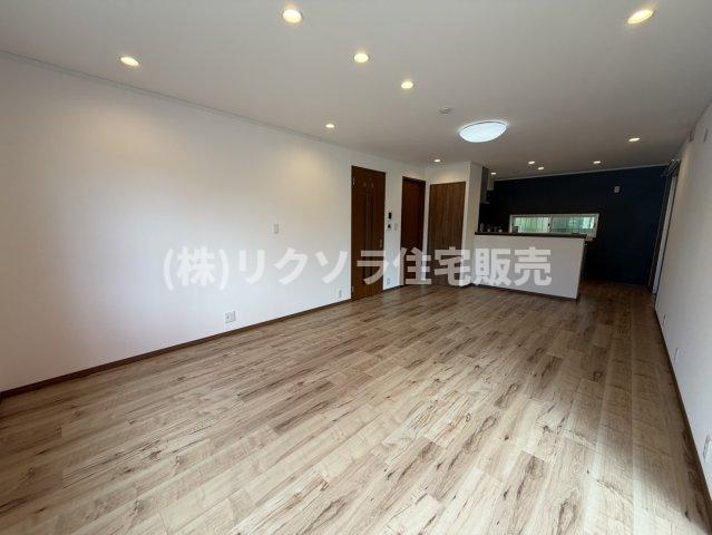 田原台３丁目　中古一戸建ての居間・リビング|LDK18.7帖
■物件内覧・資金計画相談・住宅ローン相談、リフォーム相談、お問合せ受付中■
※当日・翌日のご内覧、ご相談はお電話でのお問合せがスムーズです！