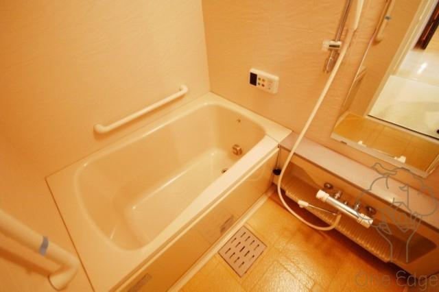プレサンス梅田EASTの浴室