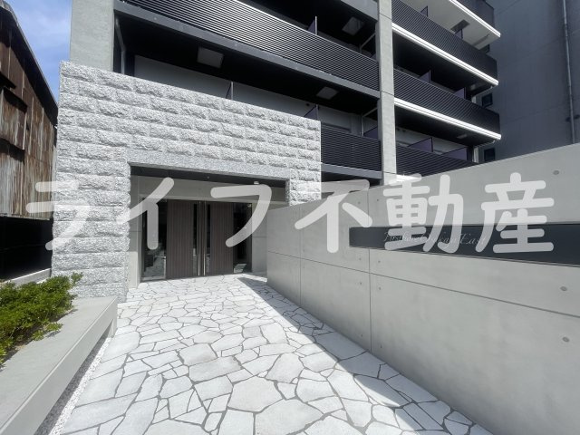 ファーストフィオーレ大阪城イーストのエントランス|ゆとりのあるエントランスです