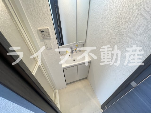 ファーストフィオーレ大阪城イーストの洗面所|洗面所です