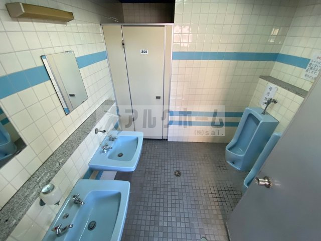 谷口ビルのトイレ|2F男子トイレ