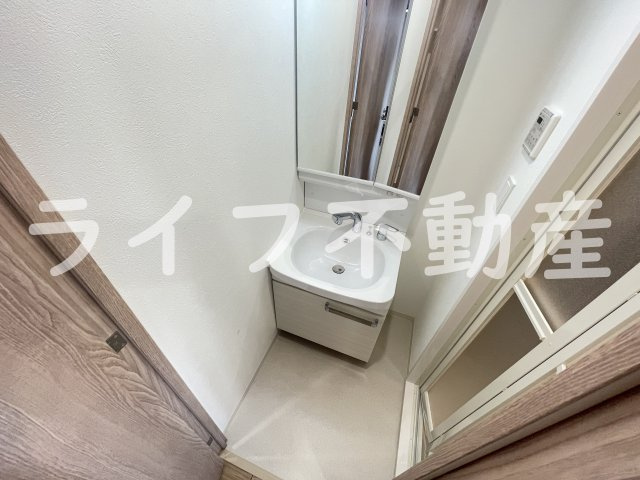アドバンス大阪ストーリアの洗面所|広い洗面スペース