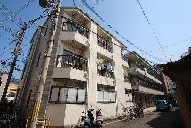 枚方市甲斐田町の一棟マンションの外観