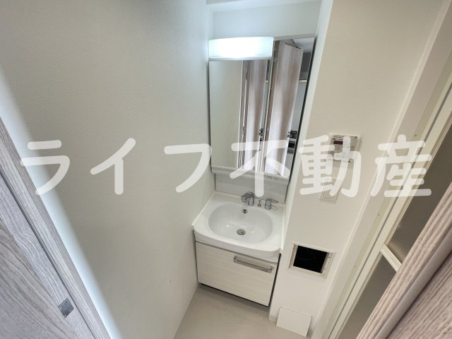 アドバンス大阪ストーリアの独立洗面台|独立洗面台です