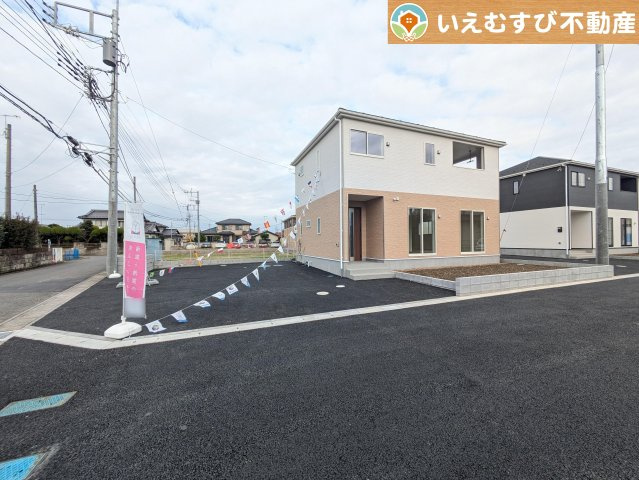 Cradle garden　行田市中江袋第1の駐車場|2台駐車可能なスペース完備
しっかり舗装してある駐車スペースで天気が悪く足元が悪い日でも乗り降りしやすい♪