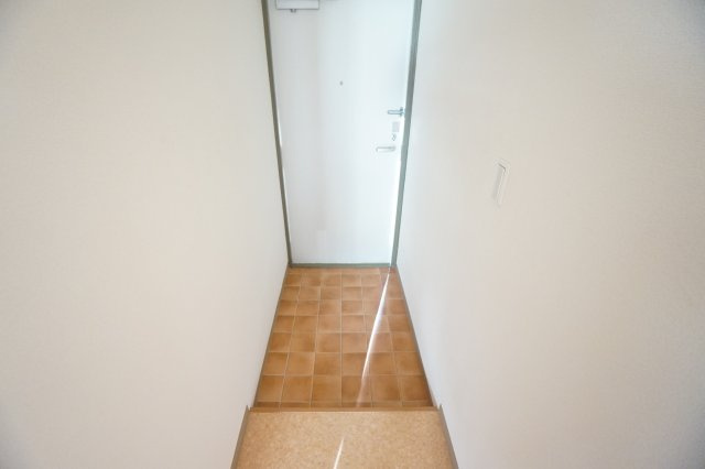 エターナルシティー公園　１号館の玄関