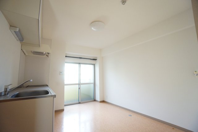 エターナルシティー公園　１号館の居間・リビング