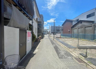 【前面道路含む現地写真】