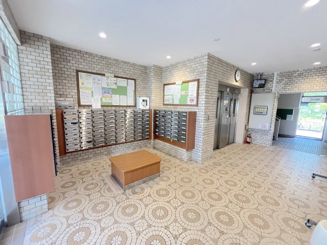 室見第2住宅36号棟のエントランス