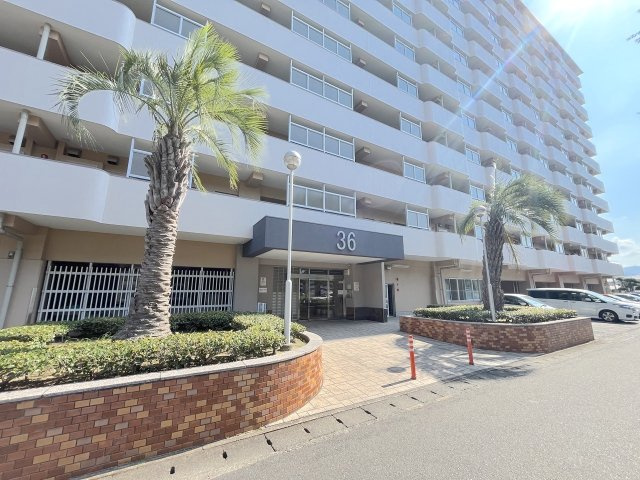 室見第2住宅36号棟のエントランス