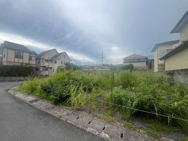 京阪宇治線「桃山南口」駅徒歩１０分◆敷地約４２坪の建築条件なし売土地◆現況更地◆伏見区桃山与五郎町の外観|現況 更地(令和６年８月撮影)