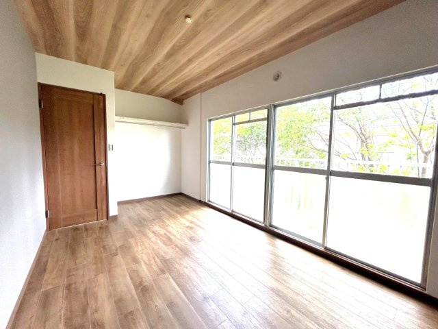 人気の醍醐小学校区◆令和６年５月リフォーム完了の美宅◆広い庭付き◆伏見区醍醐勝口町の洋室|２階洋室