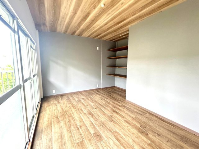 人気の醍醐小学校区◆令和６年５月リフォーム完了の美宅◆広い庭付き◆伏見区醍醐勝口町の洋室|２階洋室