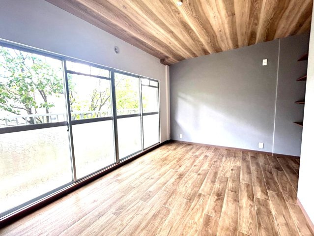 人気の醍醐小学校区◆令和６年５月リフォーム完了の美宅◆広い庭付き◆伏見区醍醐勝口町の洋室|２階洋室