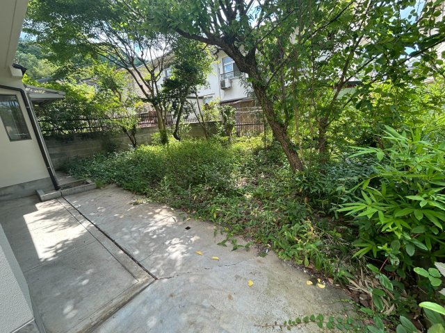 人気の醍醐小学校区◆令和６年５月リフォーム完了の美宅◆広い庭付き◆伏見区醍醐勝口町の庭|庭