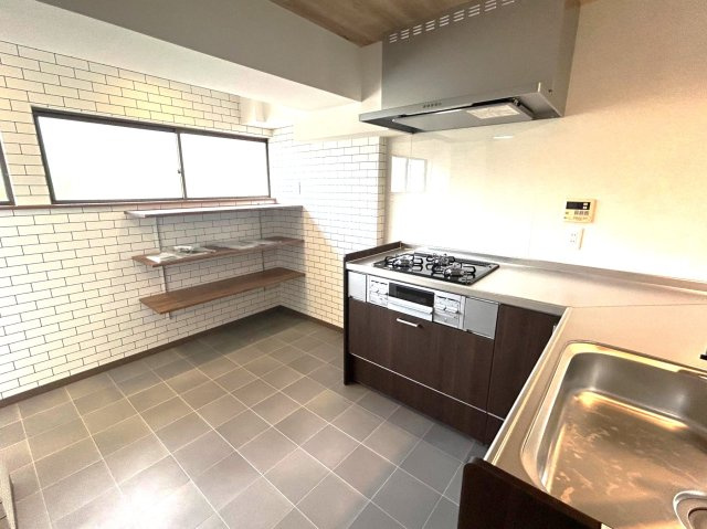 人気の醍醐小学校区◆令和６年５月リフォーム完了の美宅◆広い庭付き◆伏見区醍醐勝口町のキッチン|キッチン