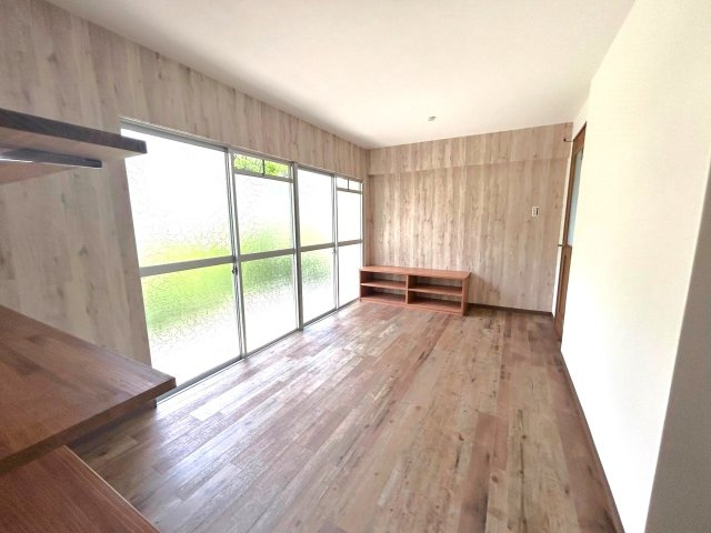 人気の醍醐小学校区◆令和６年５月リフォーム完了の美宅◆広い庭付き◆伏見区醍醐勝口町の洋室|１階洋室