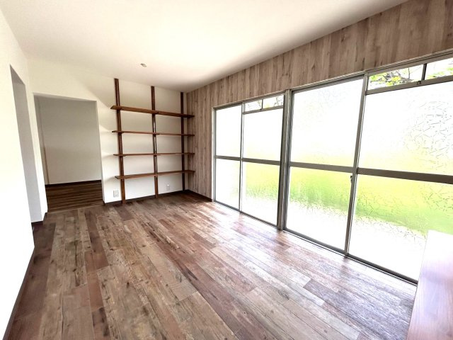 人気の醍醐小学校区◆令和６年５月リフォーム完了の美宅◆広い庭付き◆伏見区醍醐勝口町の洋室|１階洋室