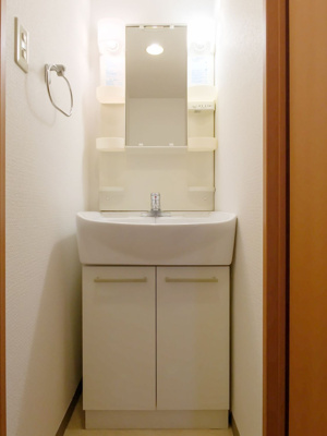 【洗面所】 | サンガーデン東光 | 別号室の写真になります。現況優先。
