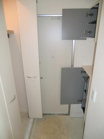 リバーサイドヴィラ ハピネスの玄関