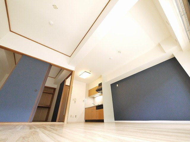 メゾン・ド・ラインの周辺