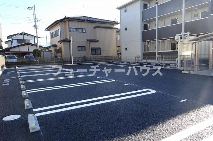 グランディール見川　Ａの駐車場