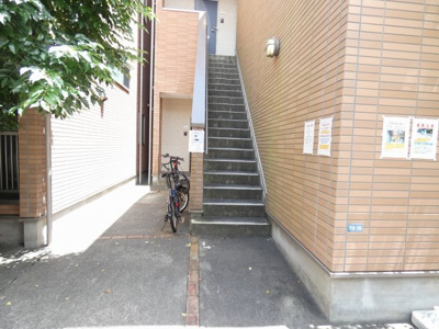【エントランス】 | ルーエ2番館