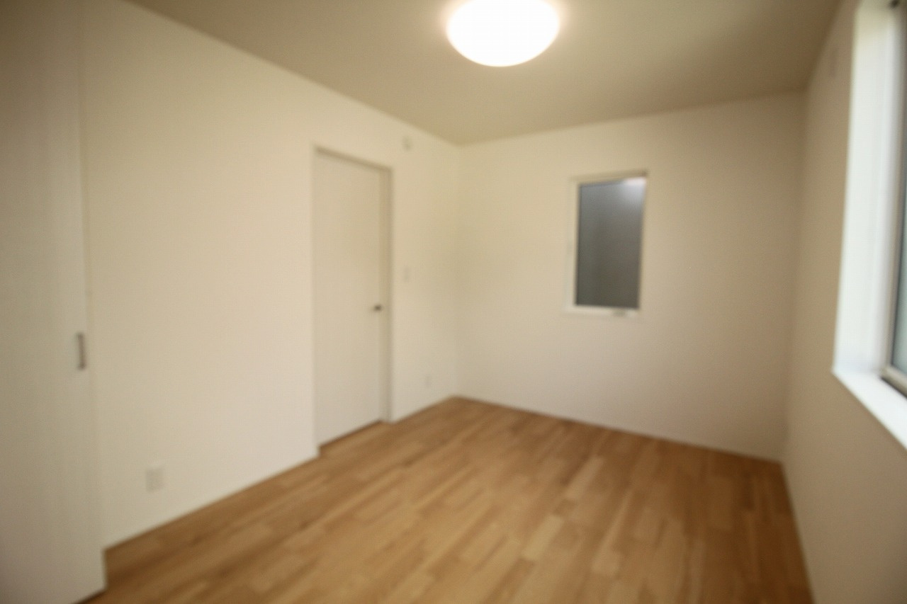 秦南町2丁目　新築戸建の洋室|2Ｆ　北の部屋　7.1帖