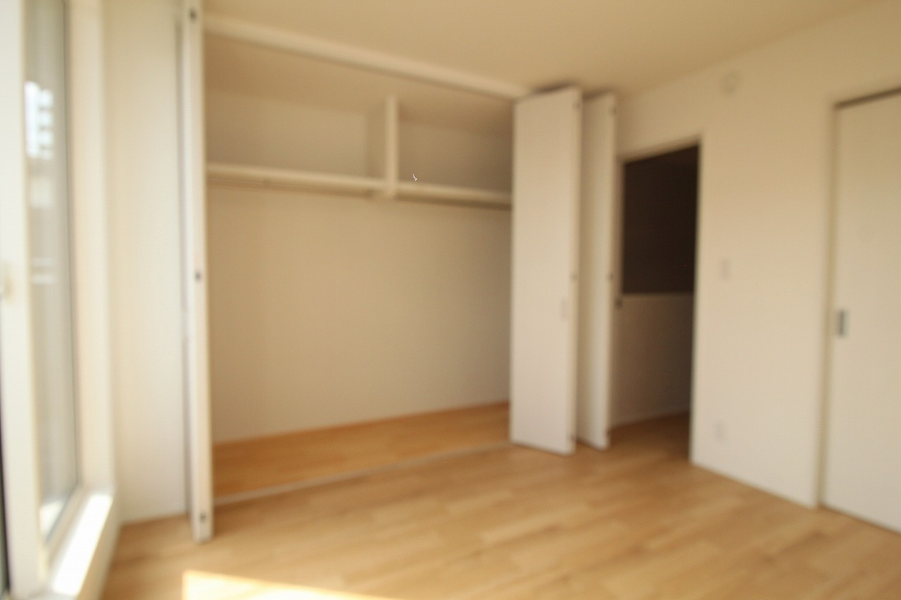 秦南町2丁目　新築戸建の収納|2Ｆ　南の部屋　6.1帖