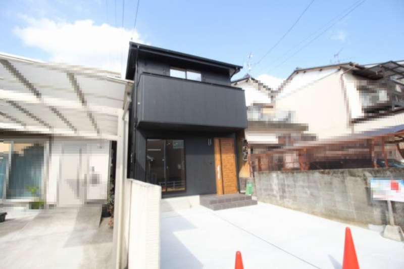 秦南町2丁目　新築戸建の外観