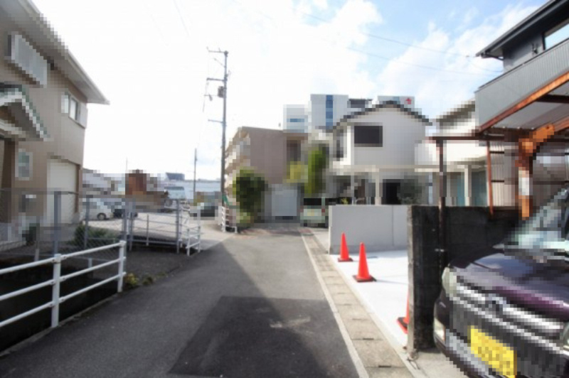 秦南町2丁目　新築戸建の前面道路含む現地写真