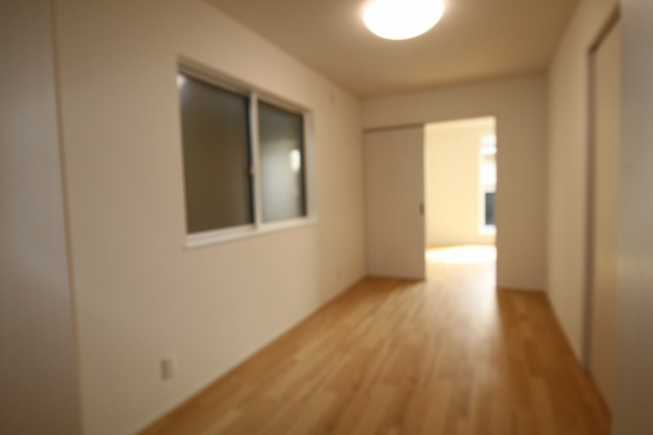 秦南町2丁目　新築戸建の洋室|2Ｆ　東の部屋　5.9帖
