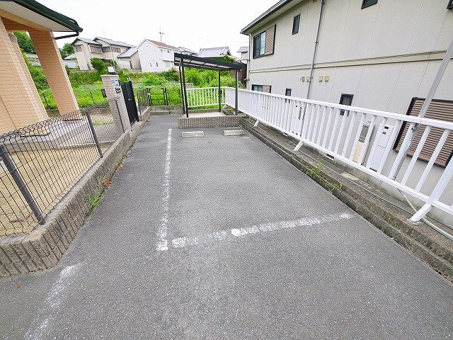 竜王テラスハウスの駐車場