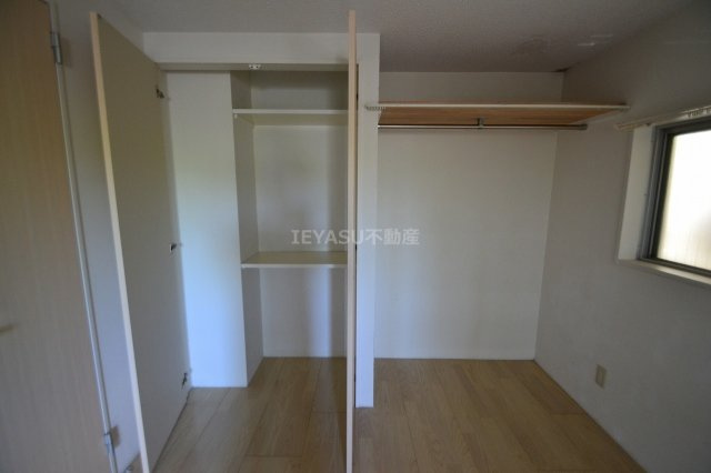 広島市安佐南区長束１丁目の賃貸マンションの収納