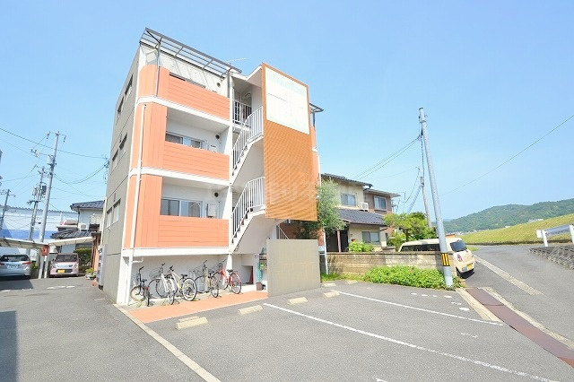 広島市安佐南区長束１丁目の賃貸マンションの外観