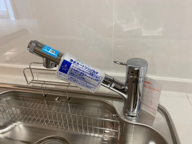 三旺マンション第三本山のキッチン|キレイなお水がいつでも安心して飲める浄水器内蔵型水栓付き